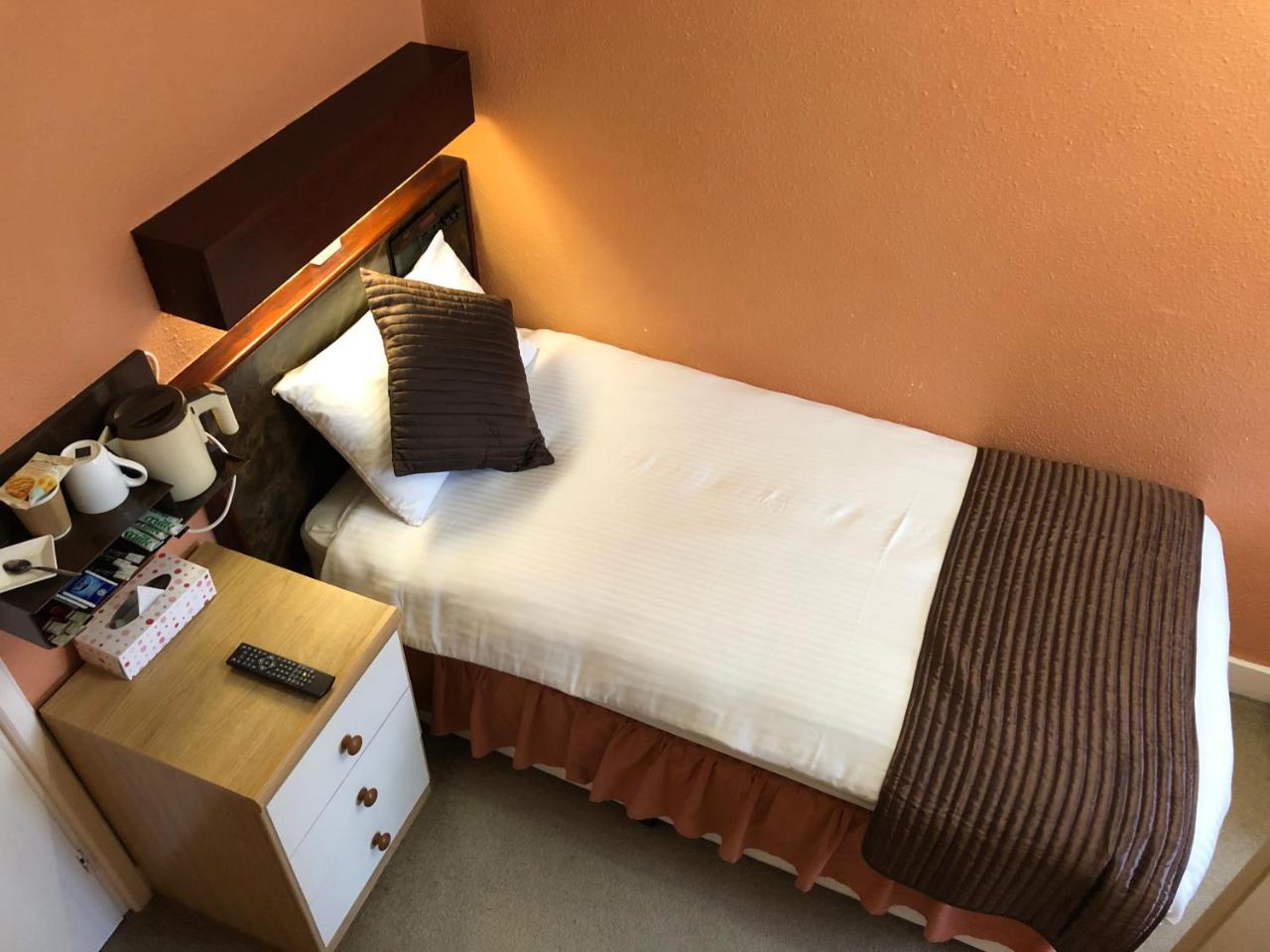 Grove End Hotel Watford  Ngoại thất bức ảnh