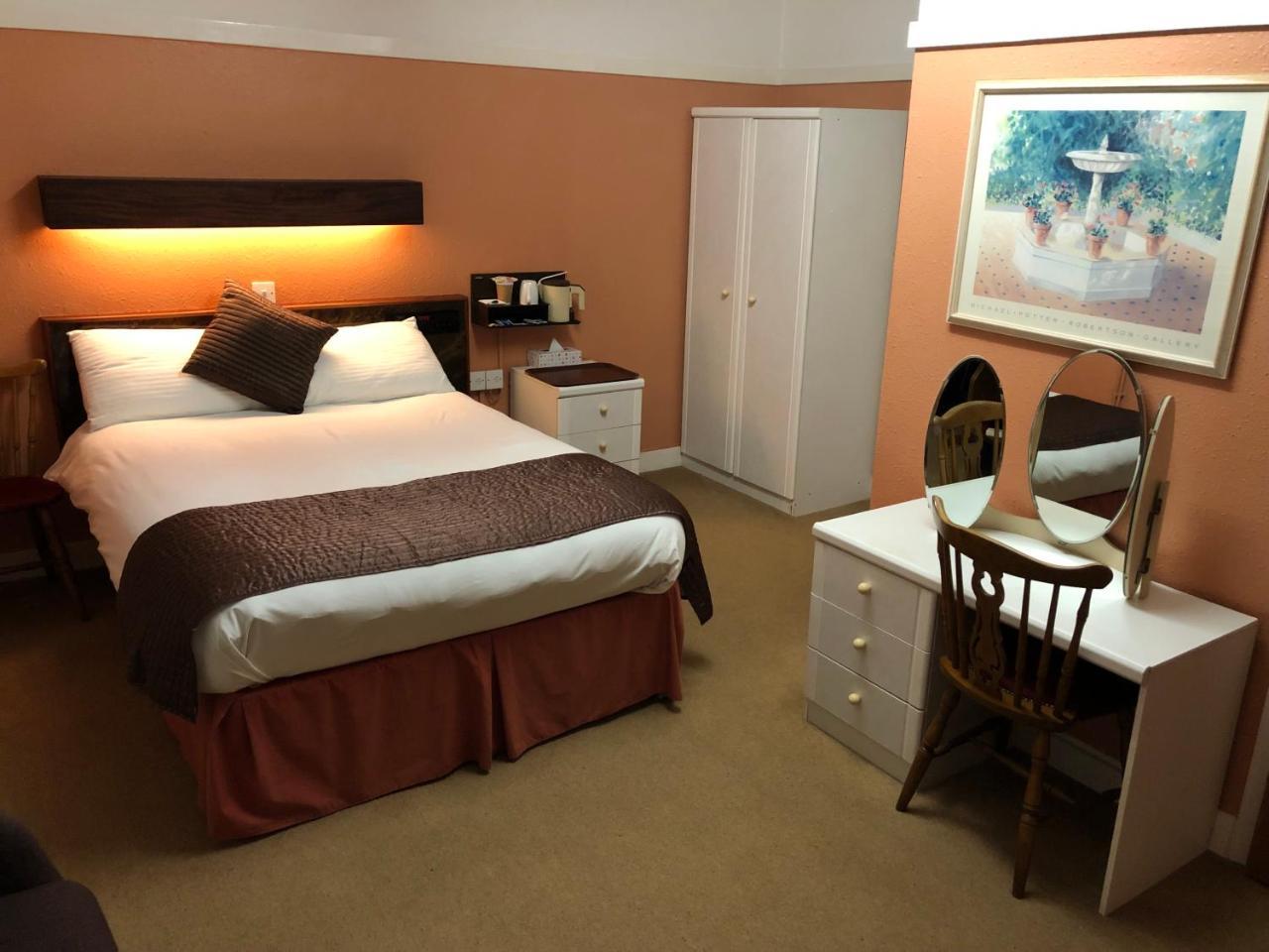 Grove End Hotel Watford  Ngoại thất bức ảnh