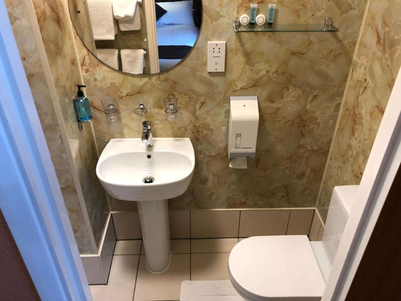 Grove End Hotel Watford  Ngoại thất bức ảnh