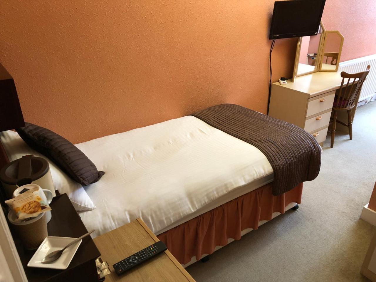 Grove End Hotel Watford  Ngoại thất bức ảnh